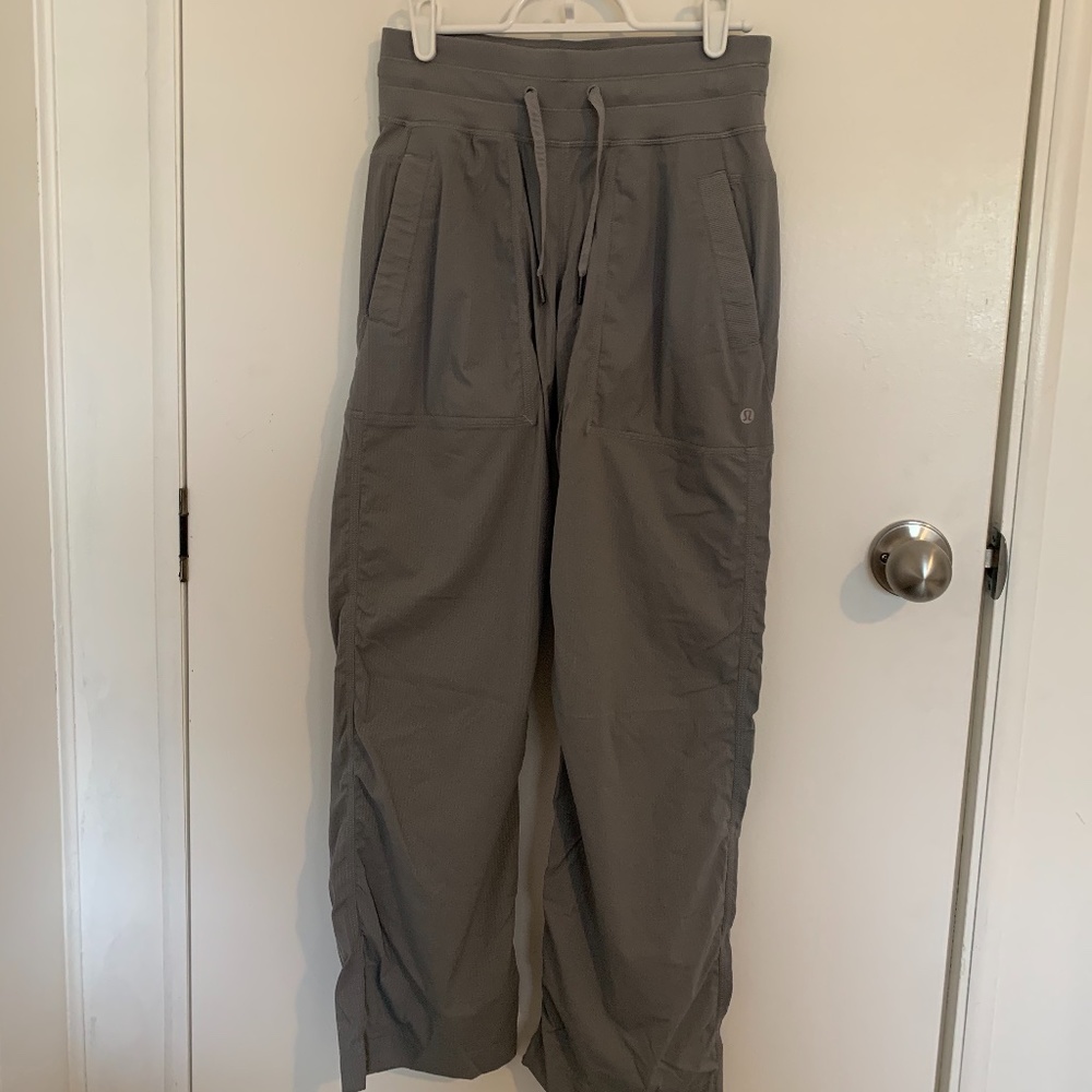 LULULEMON ATHLETICA * DANCE STUDIO PANT UNLINED